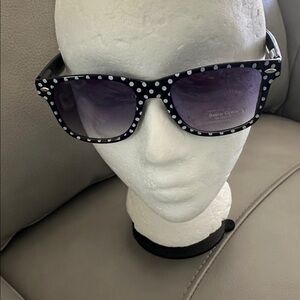 New without tag Retro Optix Sunglasses 100% UV Lens Protection color multi.